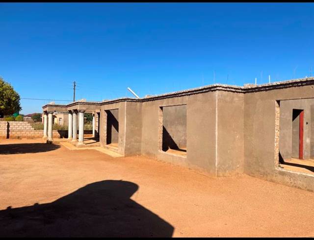 5 BEDROOM HOUSE FOR SALE IN MADIBA